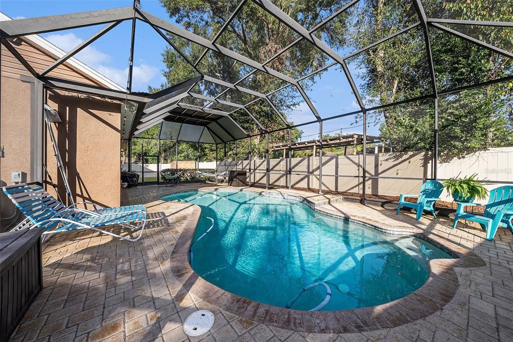 待售: $549,900 (4 贝兹, 3 浴室, 2675 平方英尺)