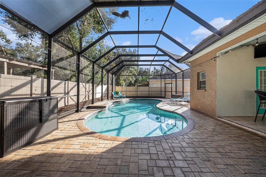 待售: $549,900 (4 贝兹, 3 浴室, 2675 平方英尺)