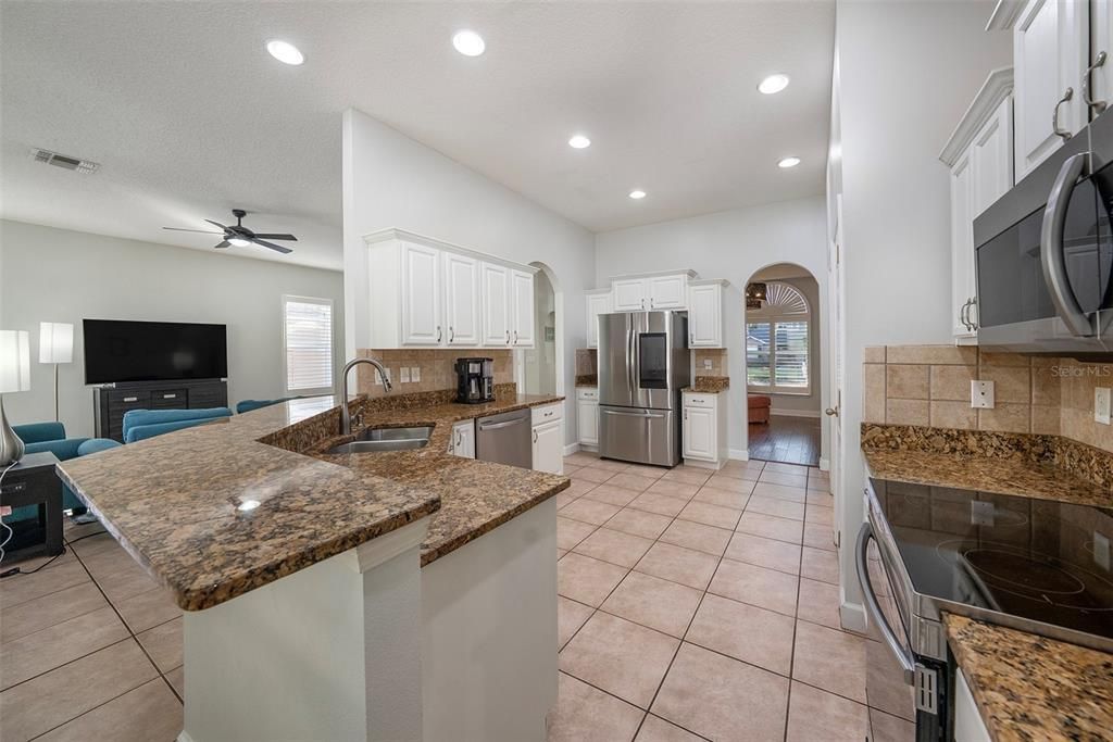 待售: $549,900 (4 贝兹, 3 浴室, 2675 平方英尺)