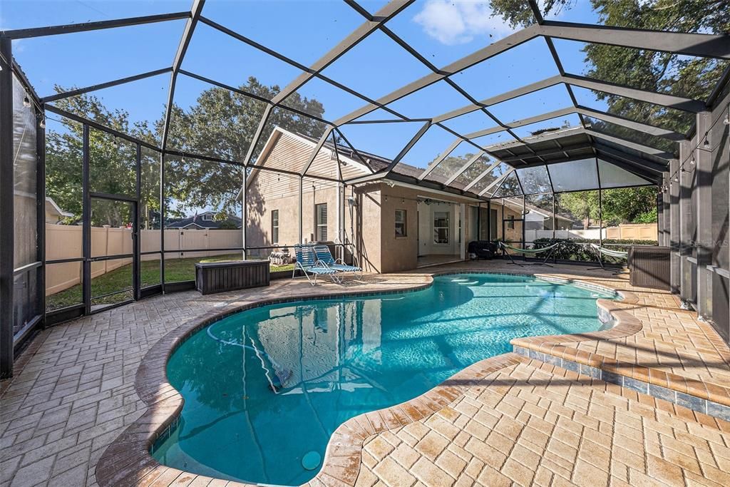 待售: $549,900 (4 贝兹, 3 浴室, 2675 平方英尺)