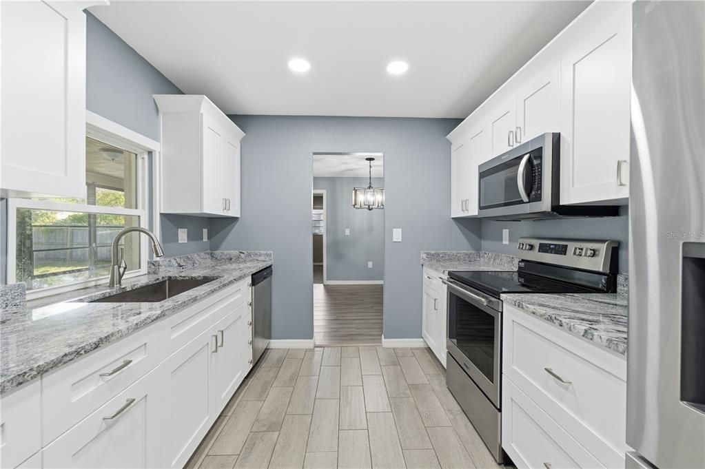 待售: $285,000 (3 贝兹, 2 浴室, 1564 平方英尺)