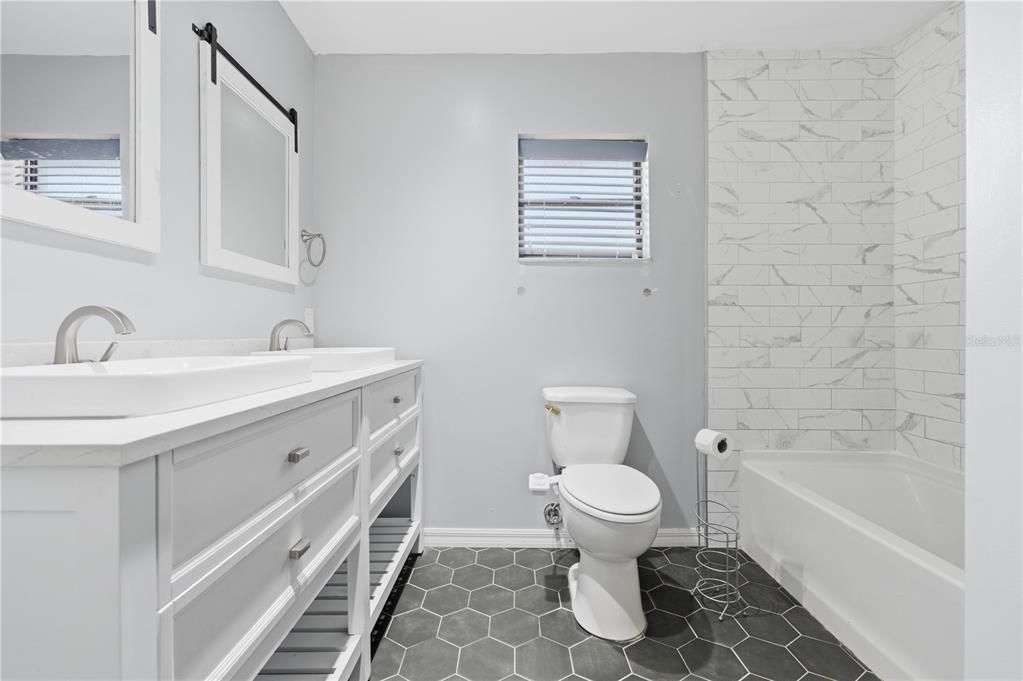 待售: $285,000 (3 贝兹, 2 浴室, 1564 平方英尺)