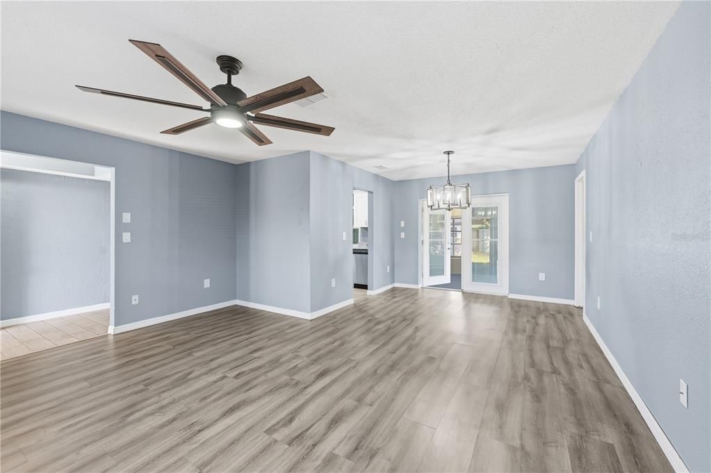 待售: $285,000 (3 贝兹, 2 浴室, 1564 平方英尺)