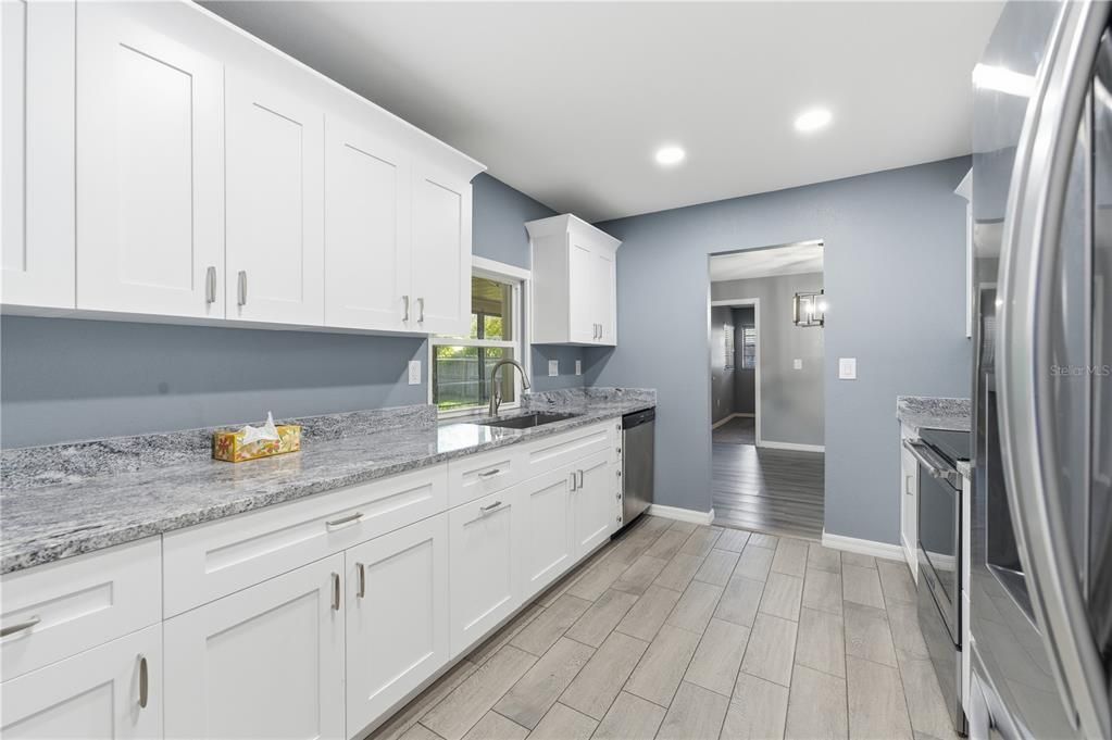 待售: $285,000 (3 贝兹, 2 浴室, 1564 平方英尺)