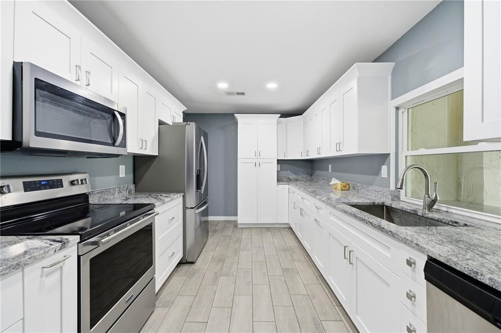 待售: $285,000 (3 贝兹, 2 浴室, 1564 平方英尺)