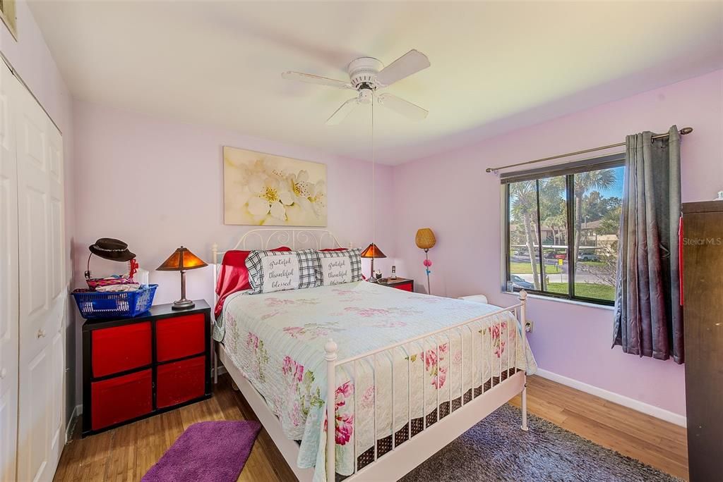 For Sale: $199,900 (2 beds, 2 baths, 1100 Square Feet)