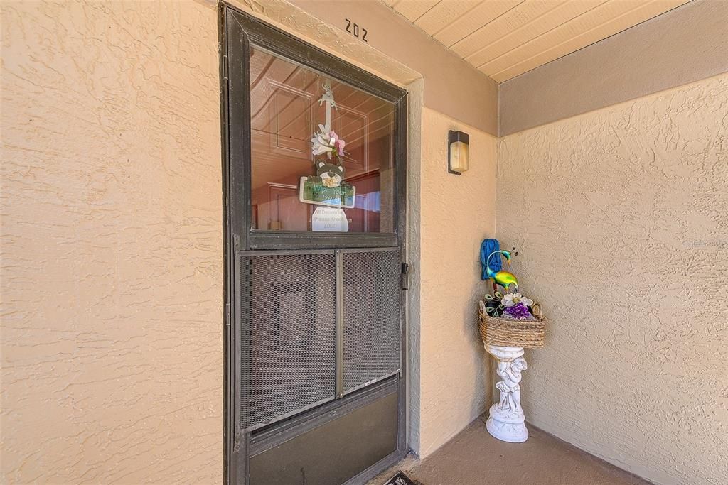 For Sale: $199,900 (2 beds, 2 baths, 1100 Square Feet)