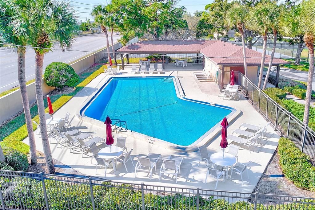 For Sale: $199,900 (2 beds, 2 baths, 1100 Square Feet)