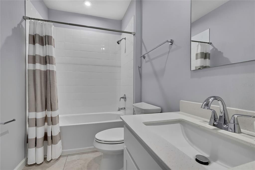 На продажу: $249,900 (3 спален, 2 ванн, 1450 Квадратных фут)