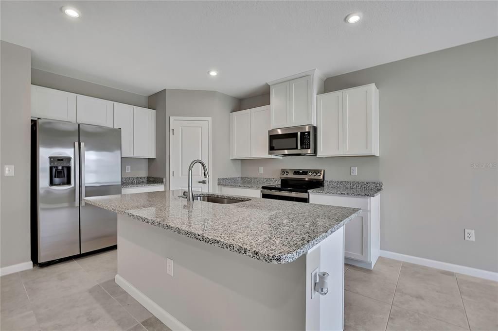 На продажу: $249,900 (3 спален, 2 ванн, 1450 Квадратных фут)