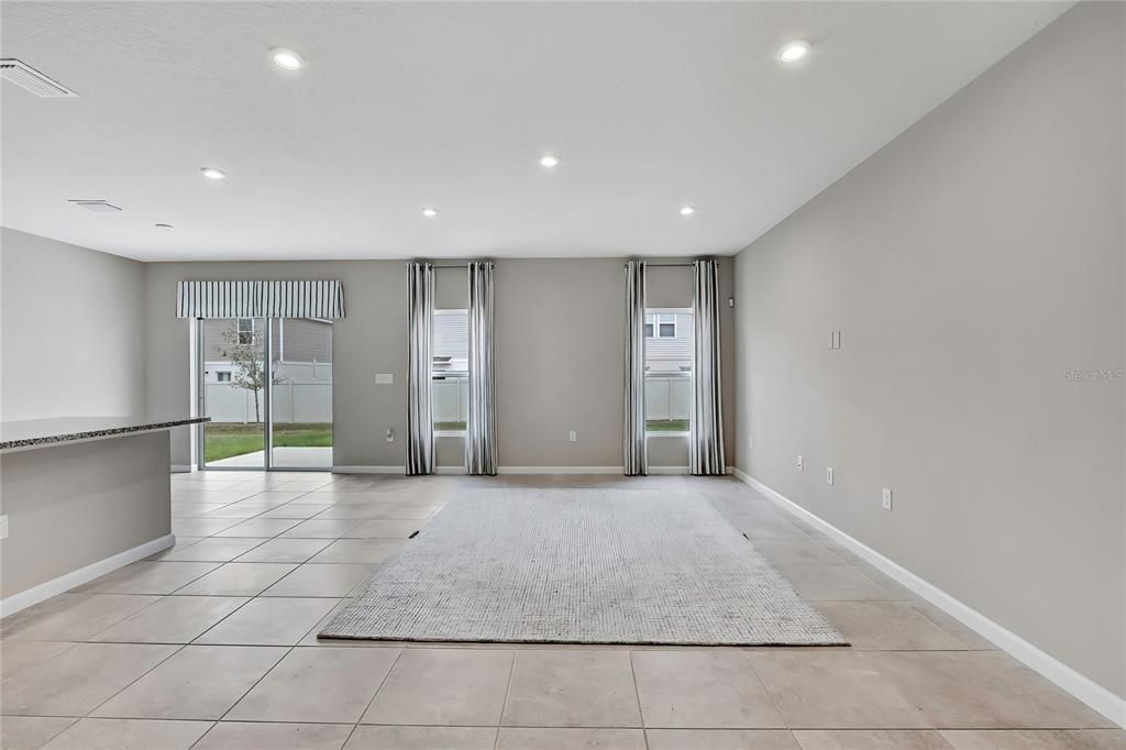 На продажу: $249,900 (3 спален, 2 ванн, 1450 Квадратных фут)