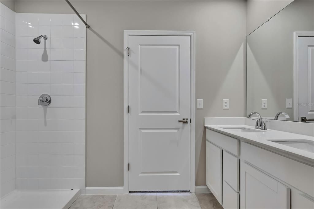 На продажу: $249,900 (3 спален, 2 ванн, 1450 Квадратных фут)