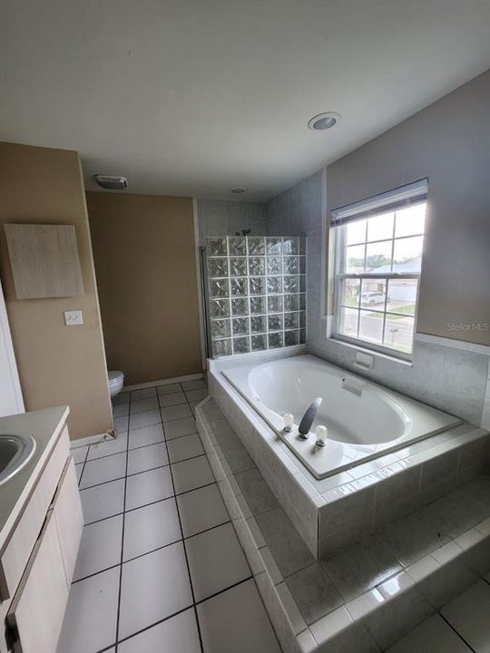 En Renta: $2,400 (3 camas, 2 baños, 1512 Pies cuadrados)