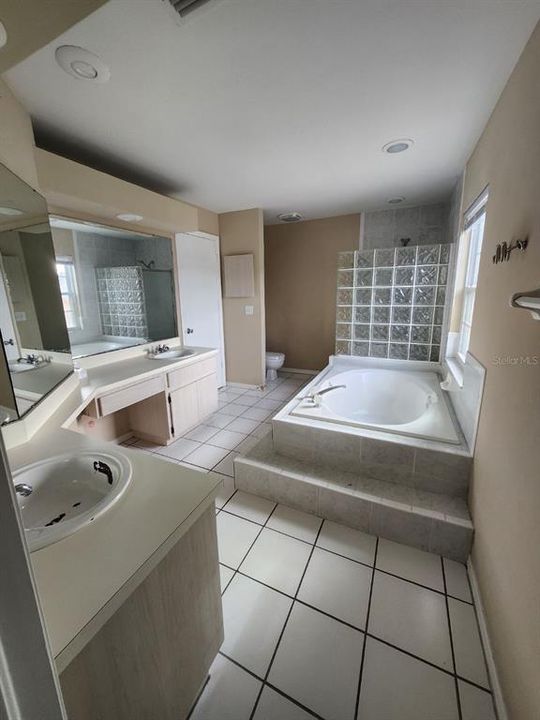 En Renta: $2,400 (3 camas, 2 baños, 1512 Pies cuadrados)