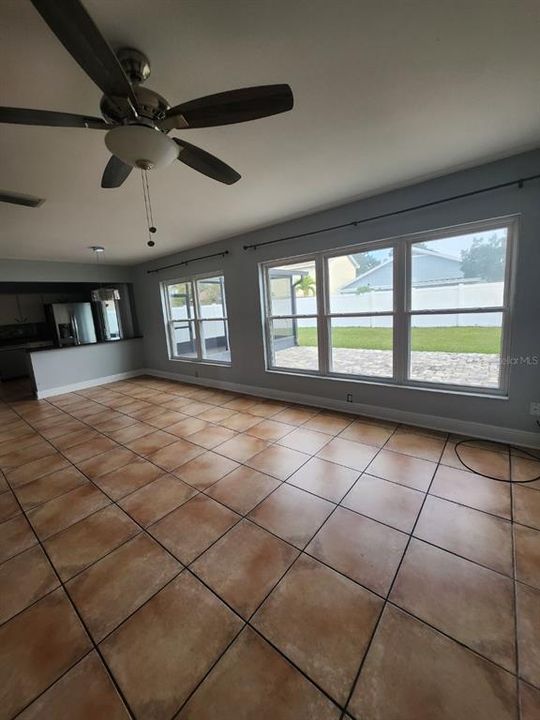 En Renta: $2,400 (3 camas, 2 baños, 1512 Pies cuadrados)