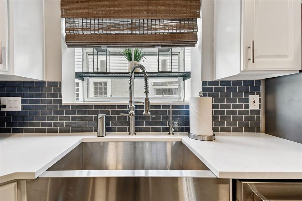 待售: $450,000 (3 贝兹, 2 浴室, 2272 平方英尺)