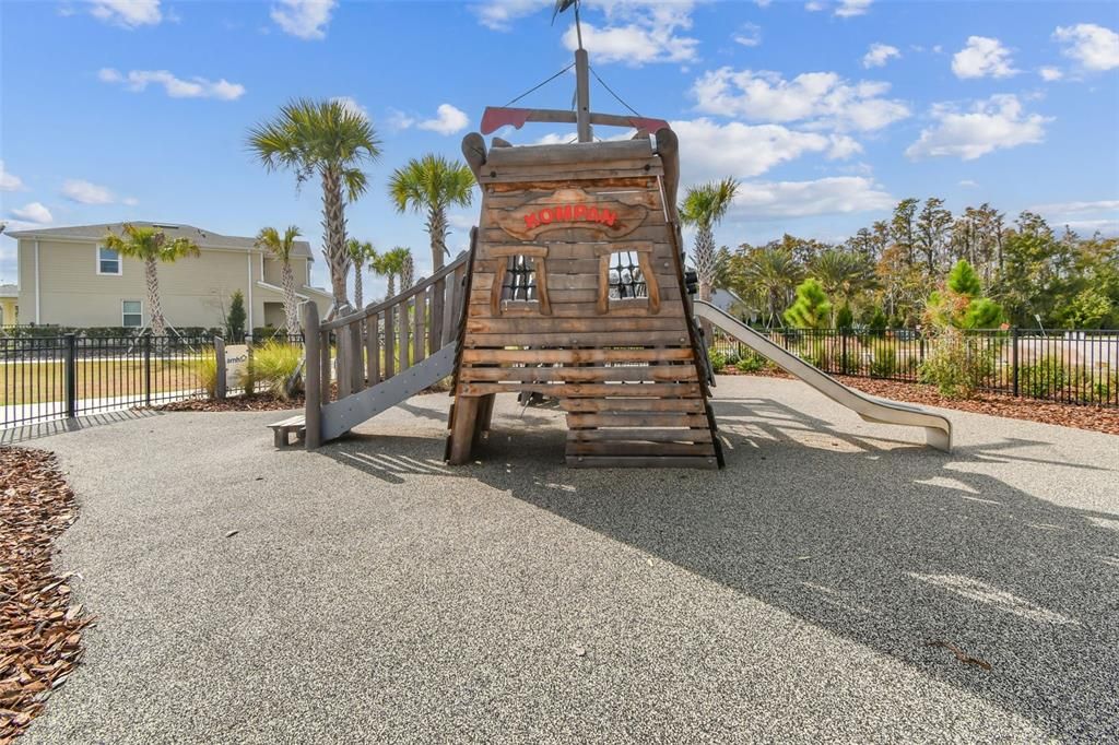 待售: $450,000 (3 贝兹, 2 浴室, 2272 平方英尺)