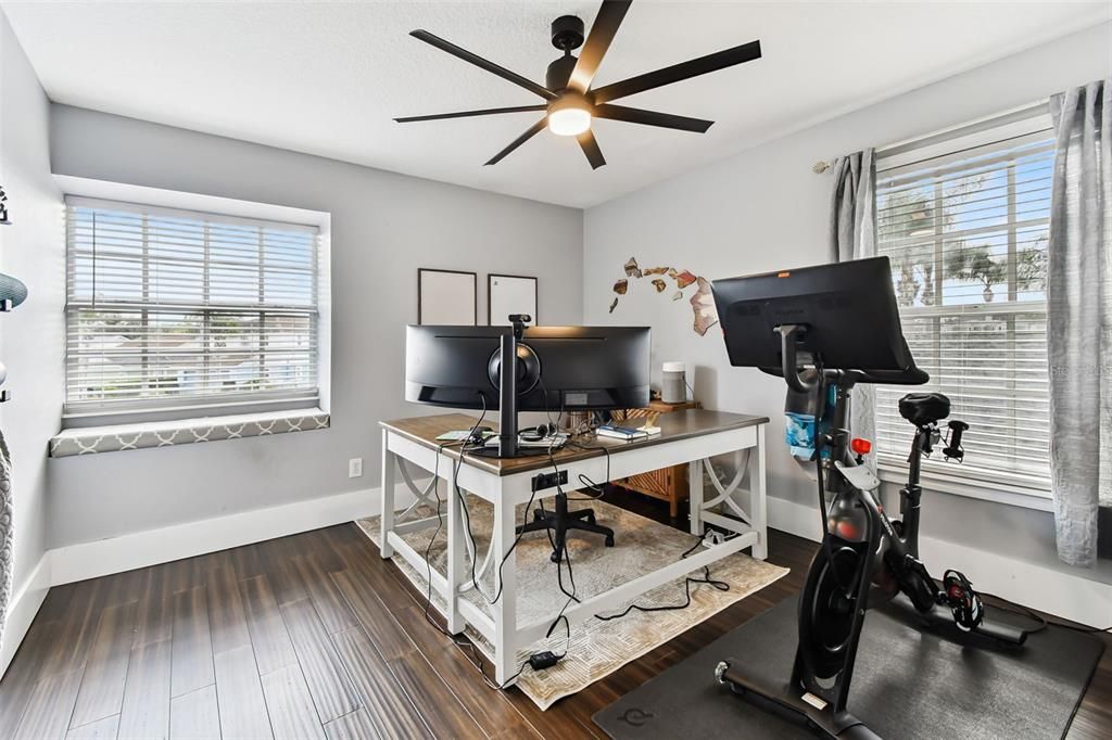 待售: $450,000 (3 贝兹, 2 浴室, 2272 平方英尺)