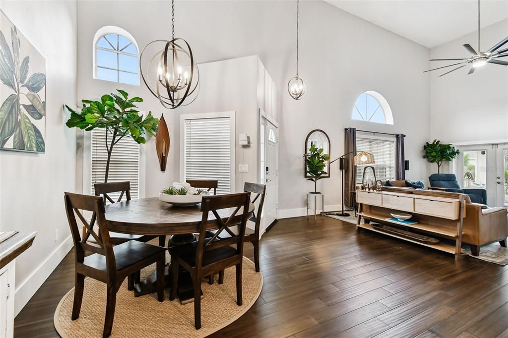 待售: $450,000 (3 贝兹, 2 浴室, 2272 平方英尺)