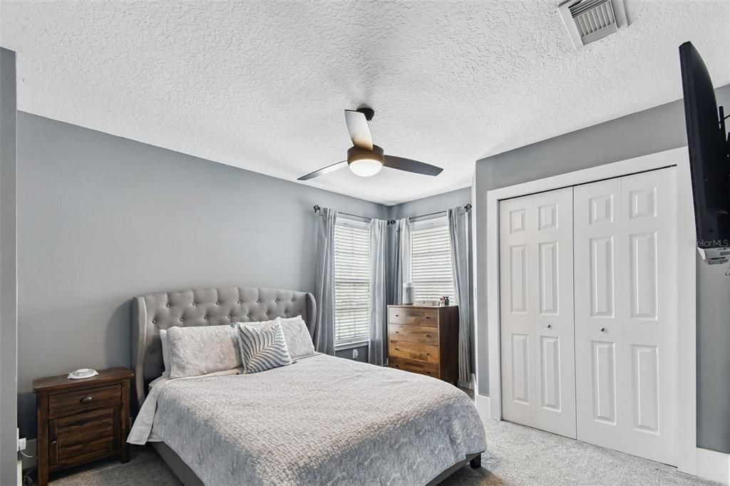 待售: $450,000 (3 贝兹, 2 浴室, 2272 平方英尺)