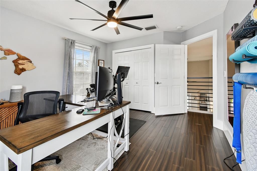 待售: $450,000 (3 贝兹, 2 浴室, 2272 平方英尺)