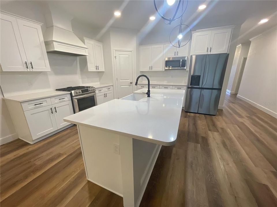 待售: $409,900 (4 贝兹, 2 浴室, 1810 平方英尺)