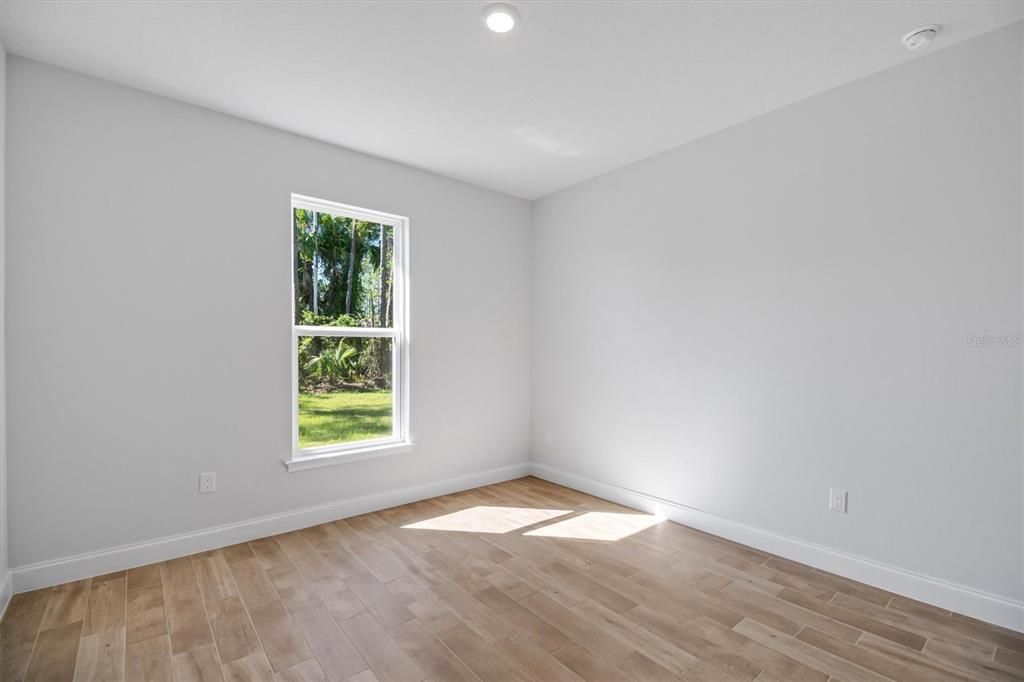 For Sale: $399,900 (4 beds, 2 baths, 1800 Square Feet)