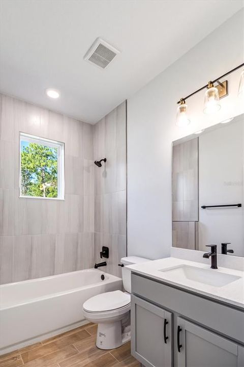 For Sale: $399,900 (4 beds, 2 baths, 1800 Square Feet)