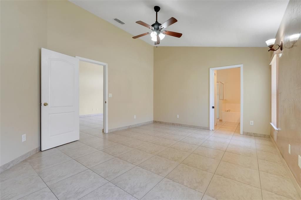 На продажу: $405,000 (3 спален, 2 ванн, 1858 Квадратных фут)