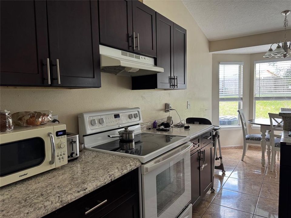 For Sale: $339,900 (3 beds, 2 baths, 1396 Square Feet)