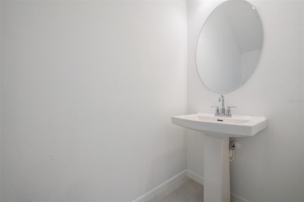 For Rent: $2,200 (3 beds, 2 baths, 1373 Square Feet)