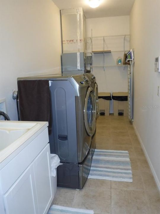 For Sale: $560,000 (3 beds, 2 baths, 2161 Square Feet)