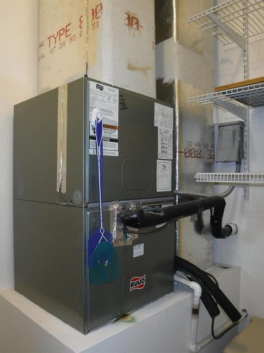 For Sale: $560,000 (3 beds, 2 baths, 2161 Square Feet)