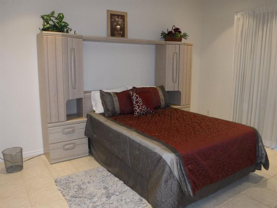 For Sale: $560,000 (3 beds, 2 baths, 2161 Square Feet)