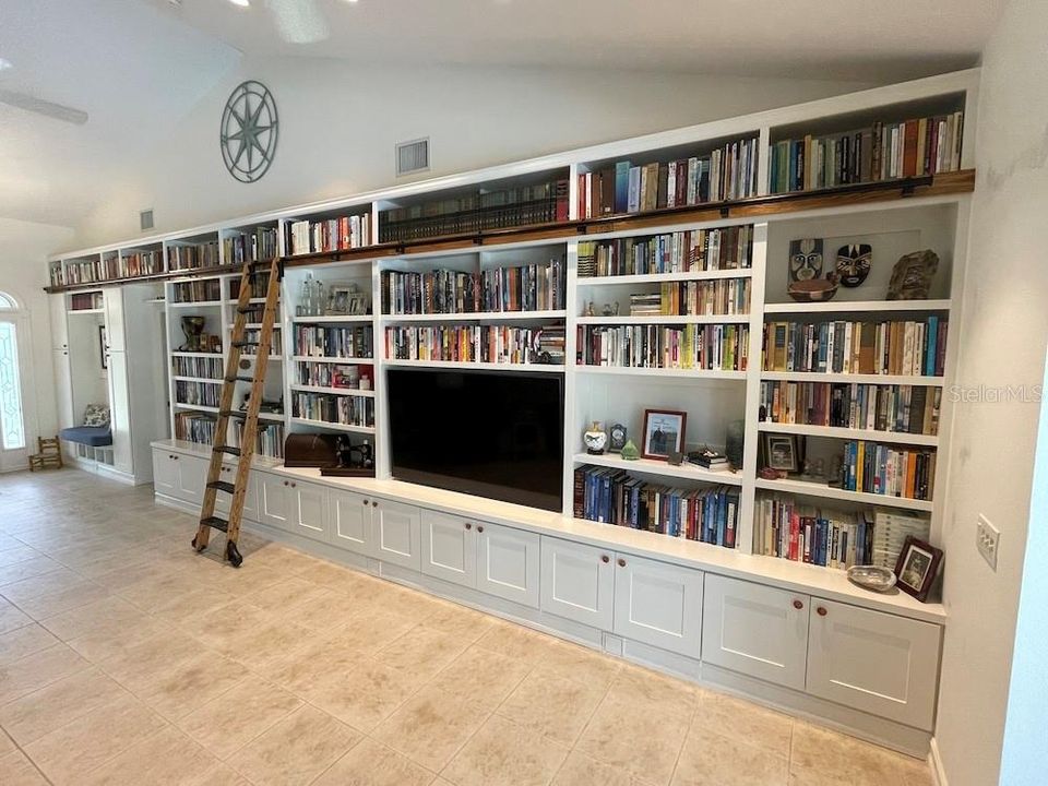 For Sale: $560,000 (3 beds, 2 baths, 2161 Square Feet)