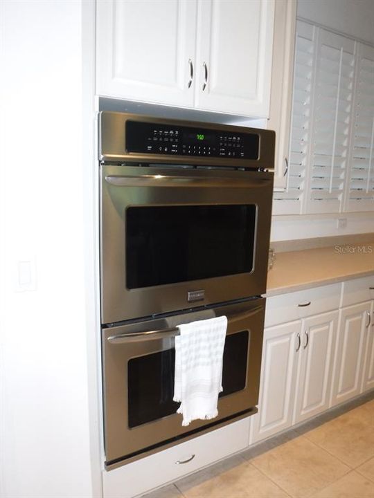 For Sale: $560,000 (3 beds, 2 baths, 2161 Square Feet)