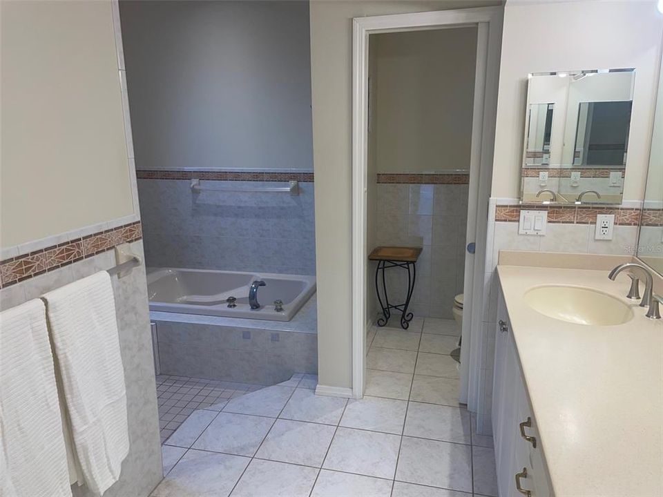 For Sale: $560,000 (3 beds, 2 baths, 2161 Square Feet)