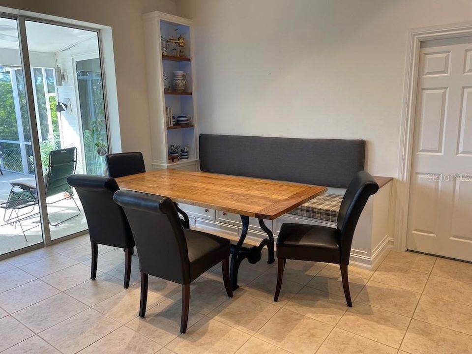 For Sale: $560,000 (3 beds, 2 baths, 2161 Square Feet)