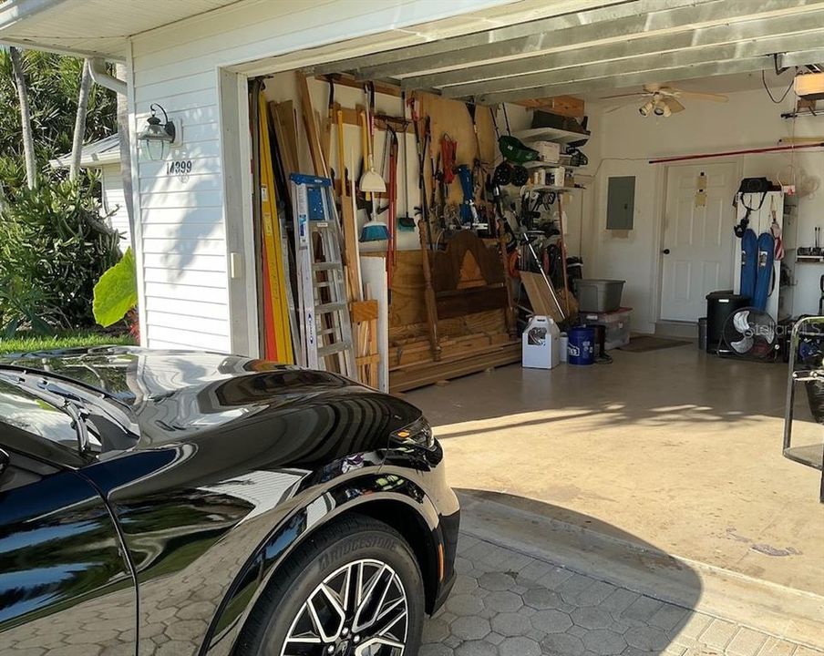 For Sale: $560,000 (3 beds, 2 baths, 2161 Square Feet)