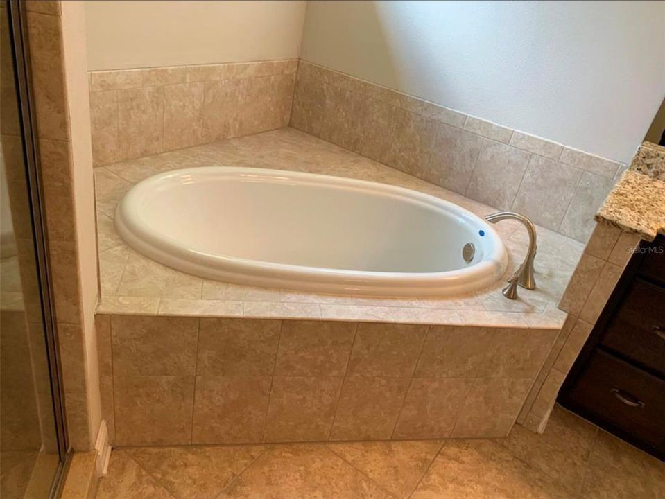 For Rent: $6,900 (4 beds, 4 baths, 3561 Square Feet)