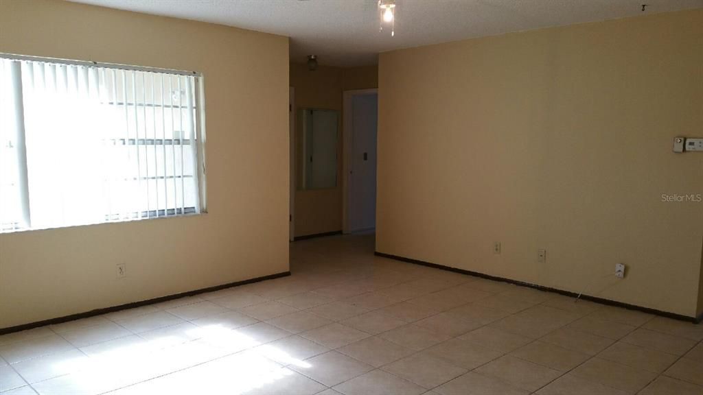 For Rent: $2,100 (3 beds, 2 baths, 1190 Square Feet)