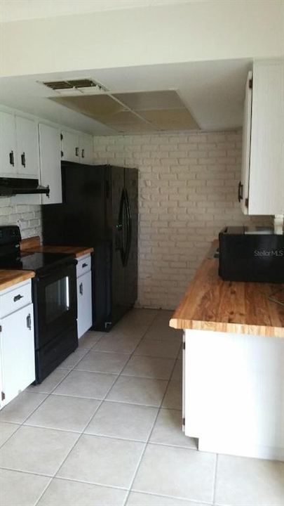 For Rent: $2,100 (3 beds, 2 baths, 1190 Square Feet)