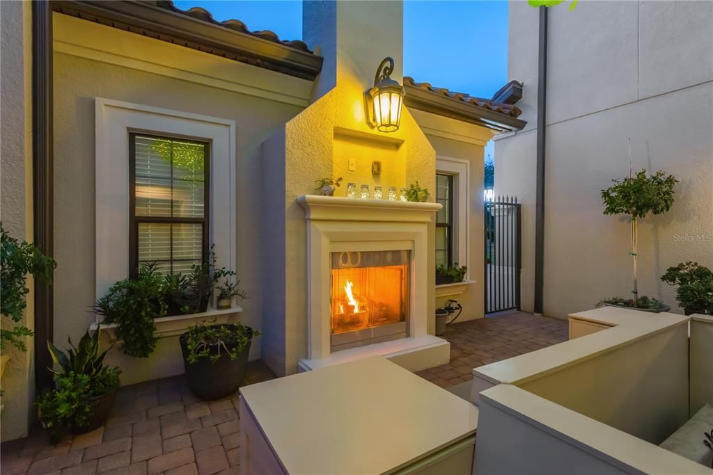 For Sale: $2,550,000 (5 beds, 6 baths, 5677 Square Feet)