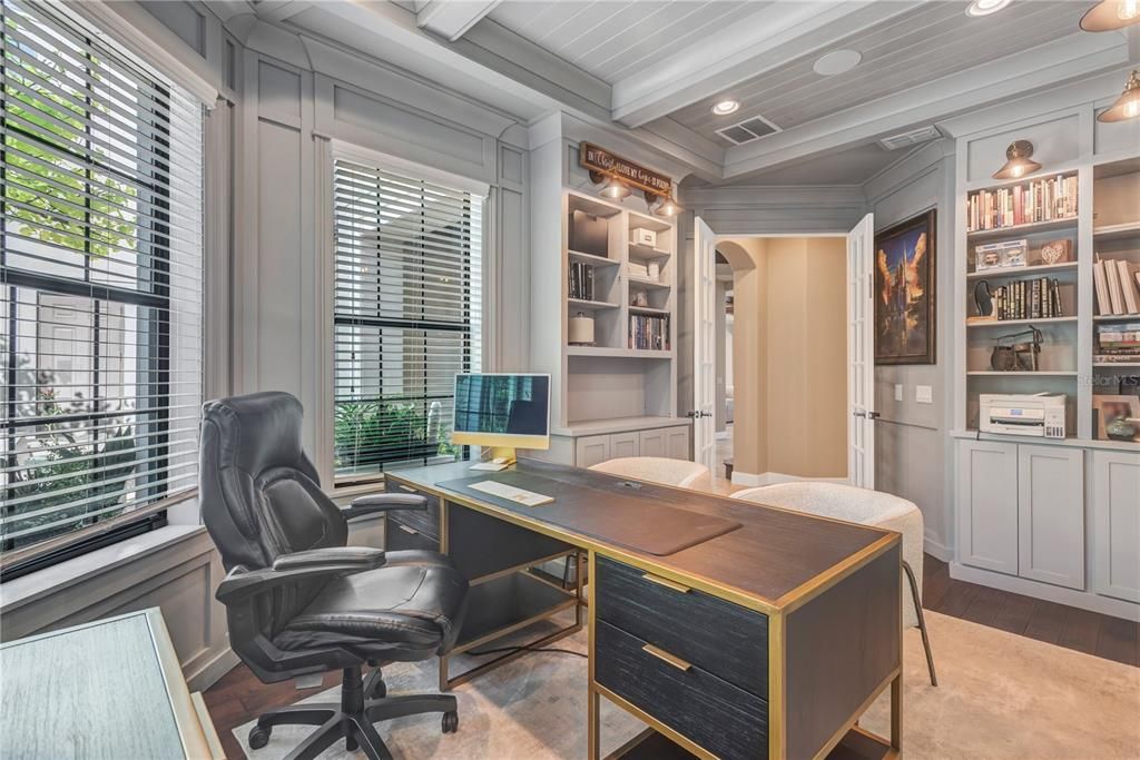 For Sale: $2,550,000 (5 beds, 6 baths, 5677 Square Feet)