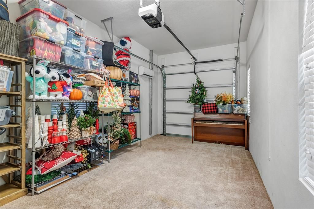 For Sale: $2,550,000 (5 beds, 6 baths, 5677 Square Feet)