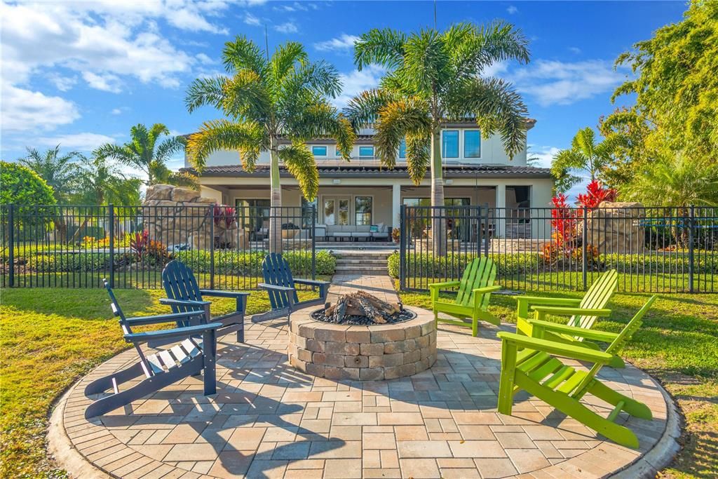 For Sale: $2,550,000 (5 beds, 6 baths, 5677 Square Feet)