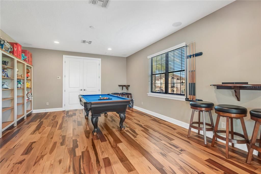 For Sale: $2,550,000 (5 beds, 6 baths, 5677 Square Feet)