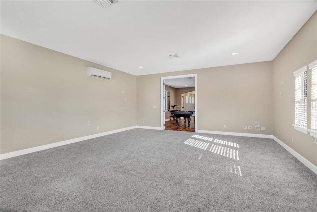 For Sale: $2,550,000 (5 beds, 6 baths, 5677 Square Feet)