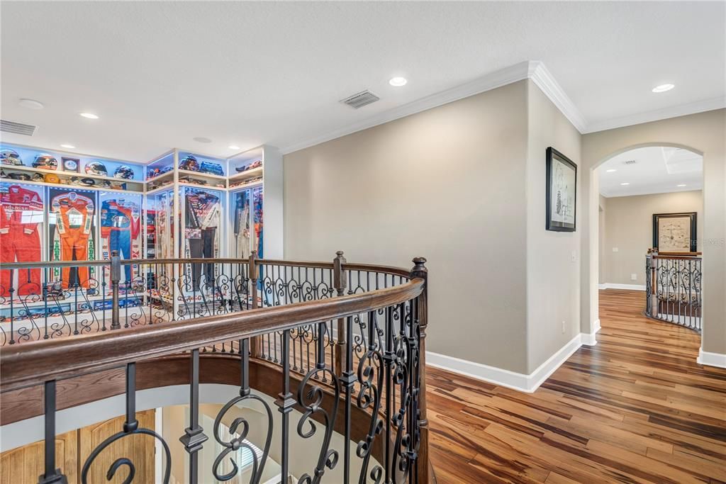 For Sale: $2,550,000 (5 beds, 6 baths, 5677 Square Feet)