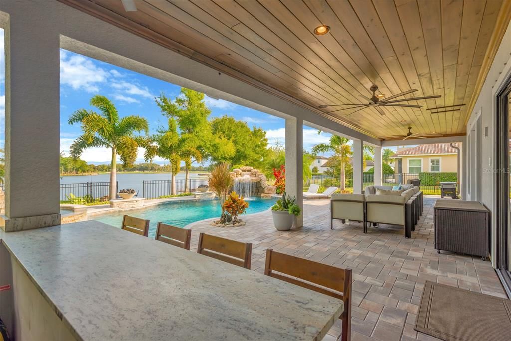 For Sale: $2,550,000 (5 beds, 6 baths, 5677 Square Feet)